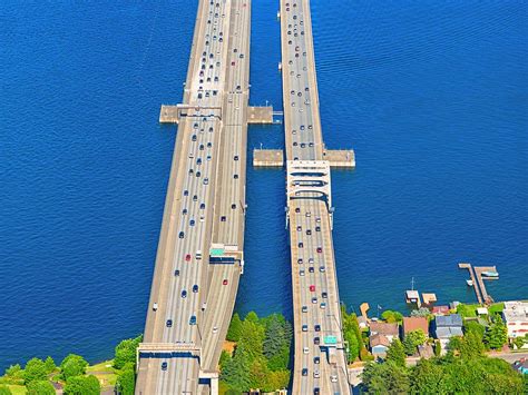 the longest floating bridge in the world